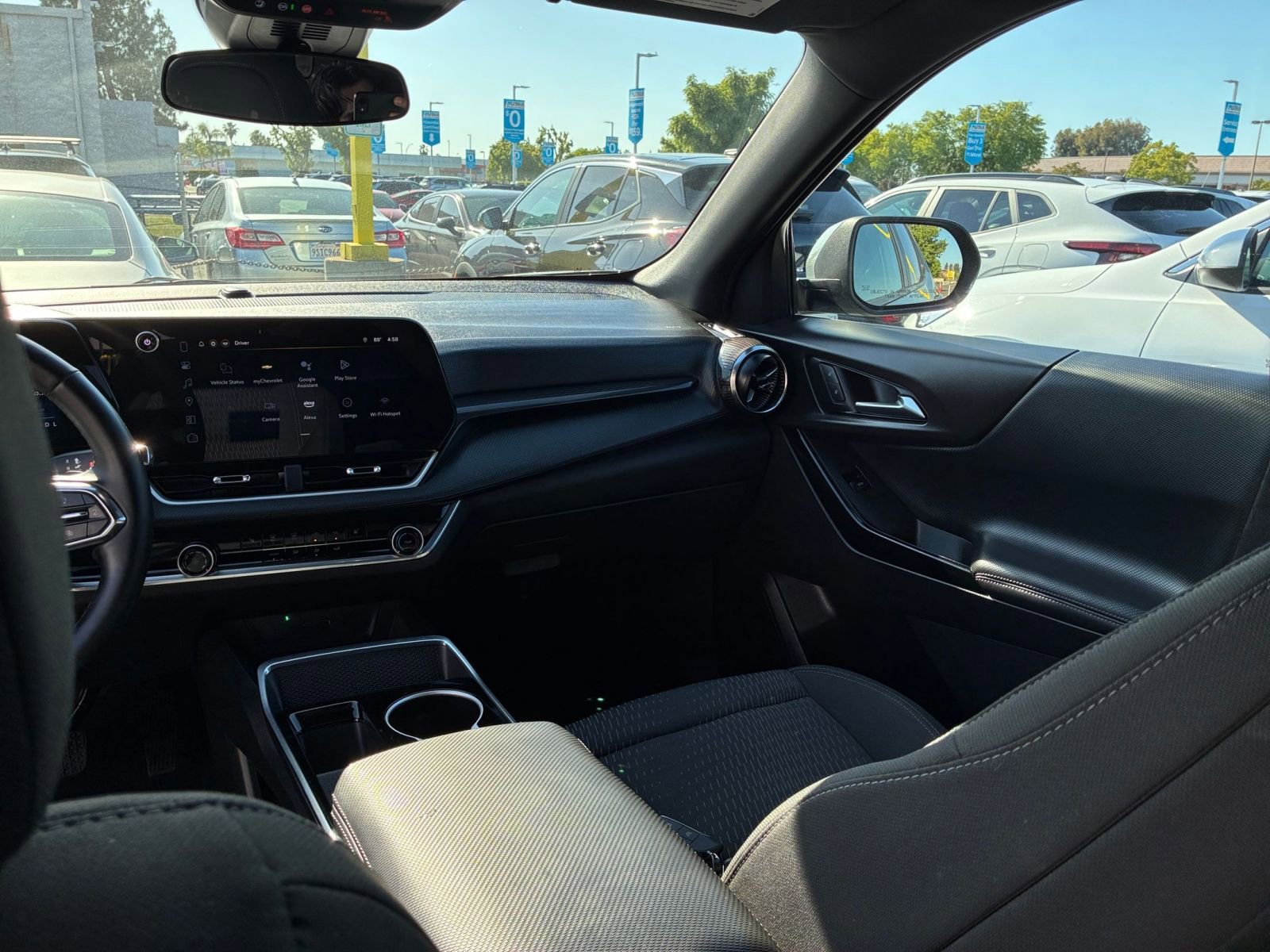 Used 2025 Chevrolet Equinox LT FWD image 34