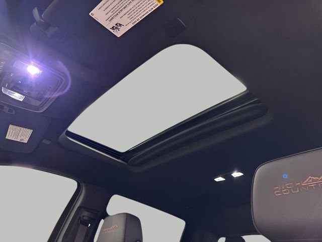 Used 2022 Chevrolet Silverado 1500 High Country w/ High Country Premium Package image 21