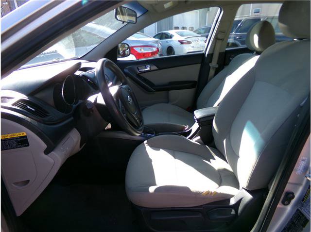 Used 2013 Kia Forte EX image 9