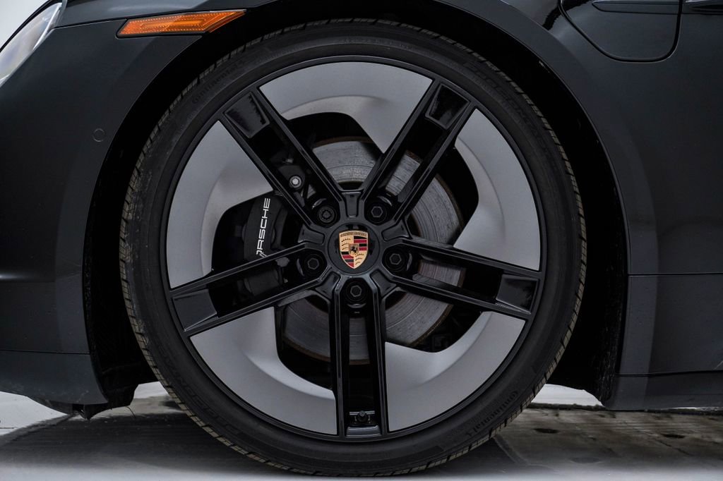 Certified 2025 Porsche Taycan image 13