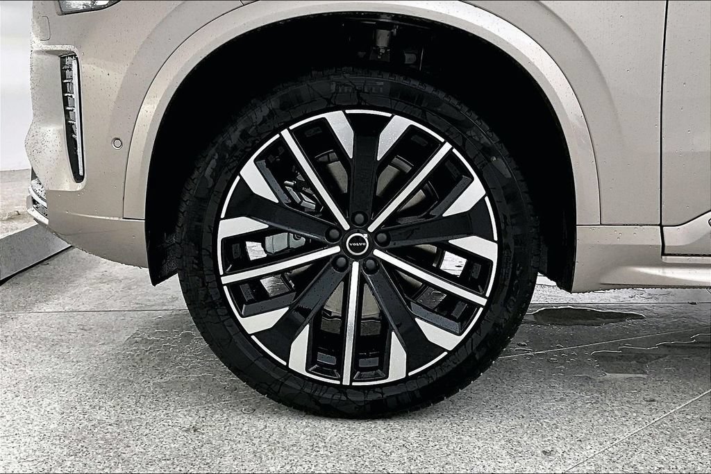 New 2026 Volvo XC90 B5 Plus AWD/4WD image 34
