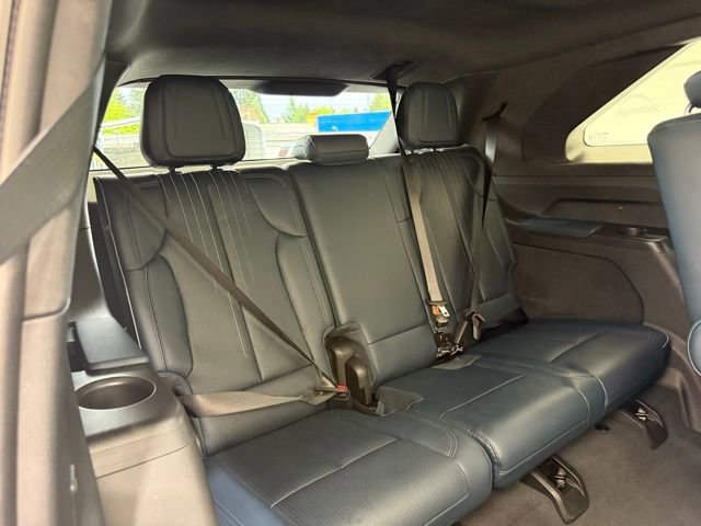 Used 2025 Cadillac Escalade IQ Luxury 2 w/ LPO, Premium Carpet Package AWD/4WD image 28