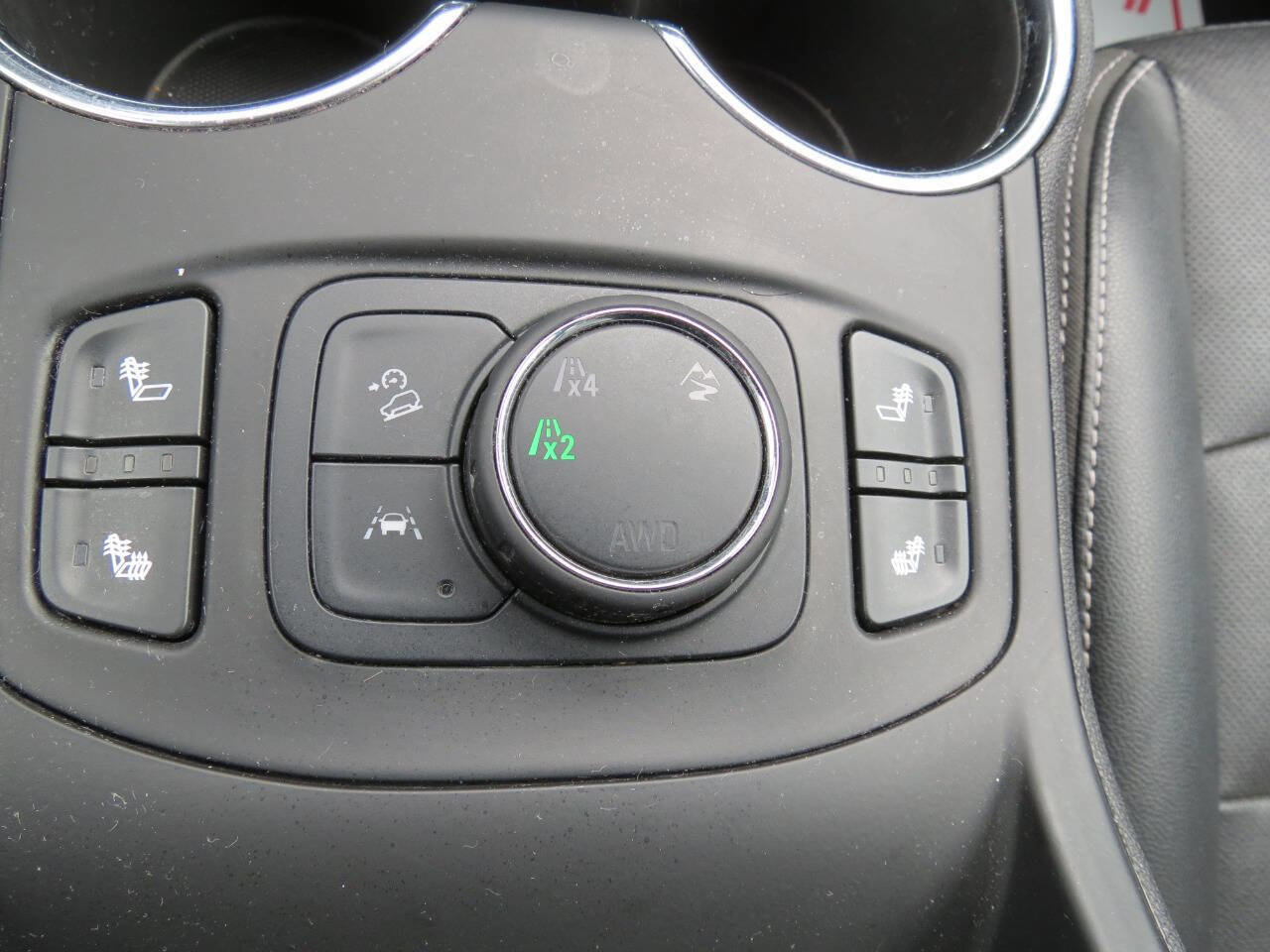 Used 2023 GMC Terrain SLT image 21