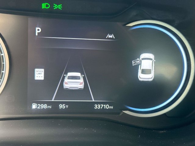 Used 2025 Genesis G70 2.5T RWD image 27