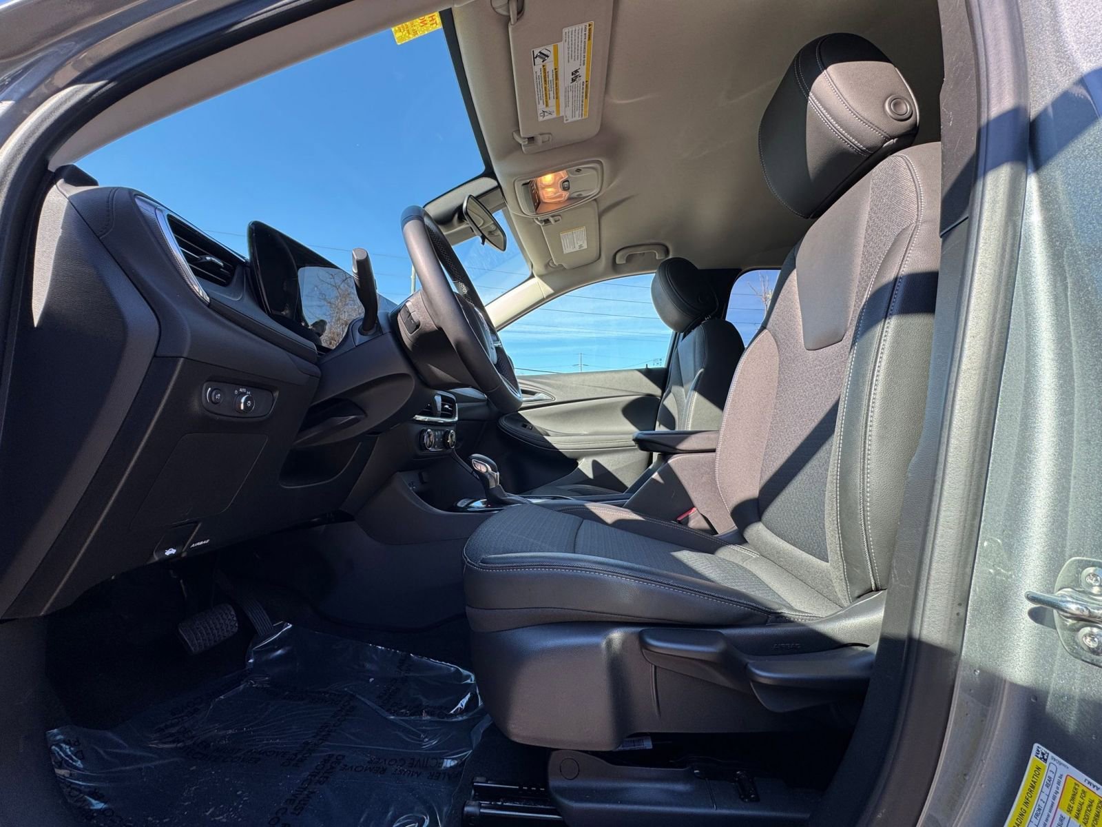 Used 2025 Buick Encore GX Preferred image 22