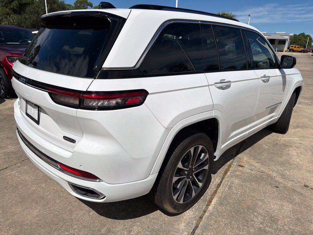 Used 2024 Jeep Grand Cherokee Overland w/ Trailer Tow Package AWD/4WD image 5