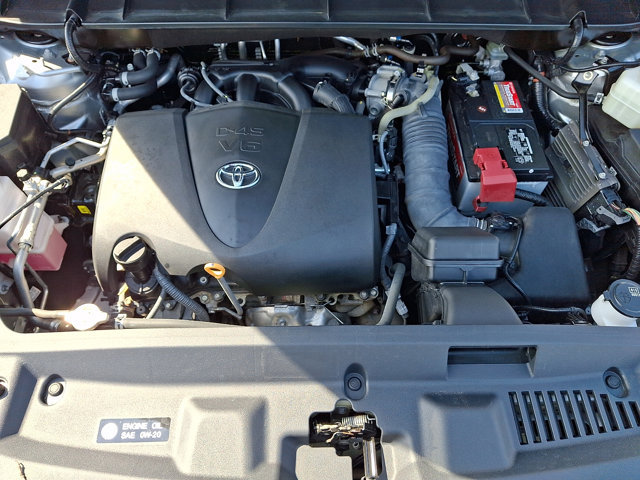 Used 2021 Toyota Highlander XLE AWD/4WD image 30