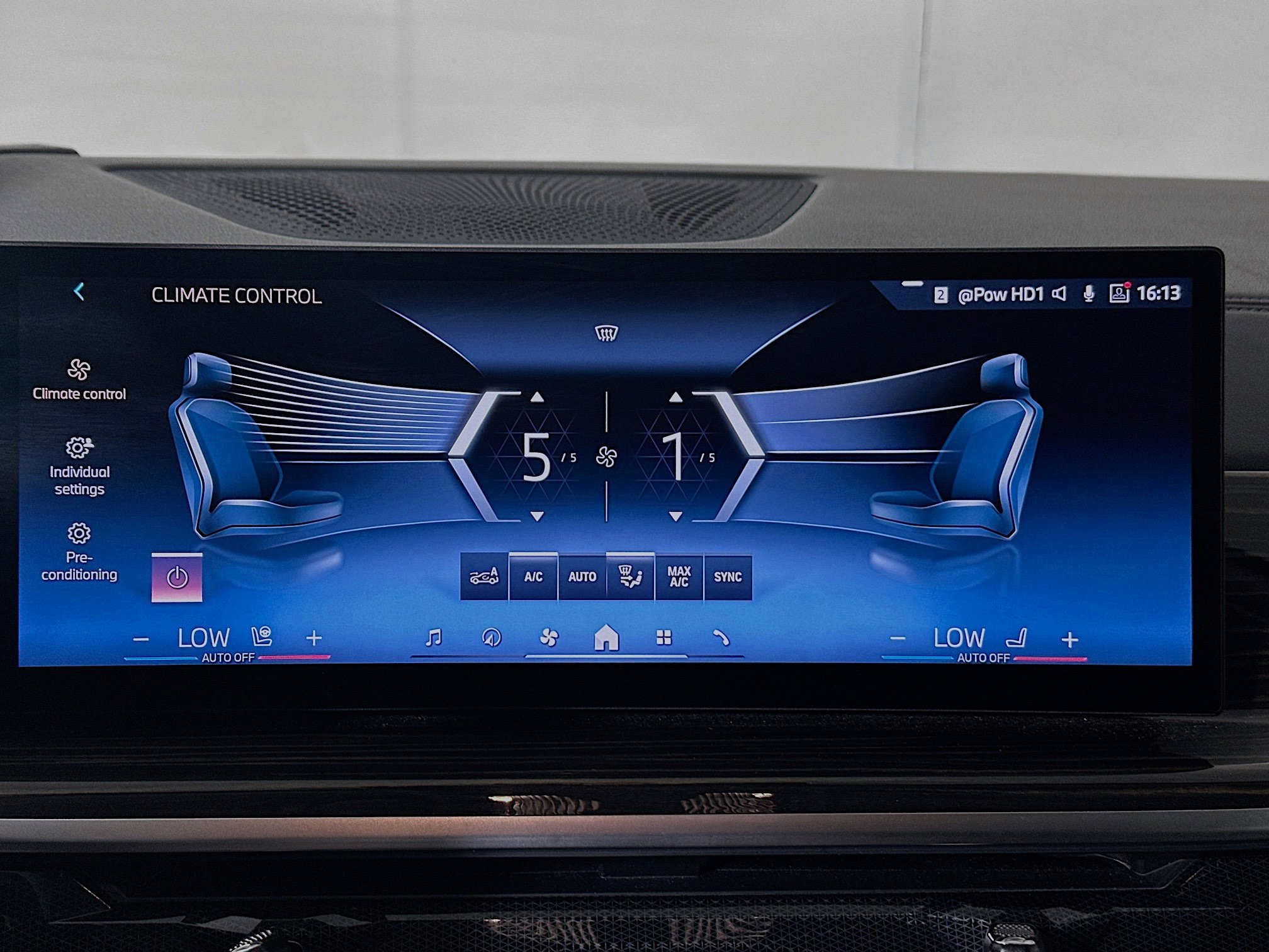 Used 2024 BMW X7 xDrive40i image 23