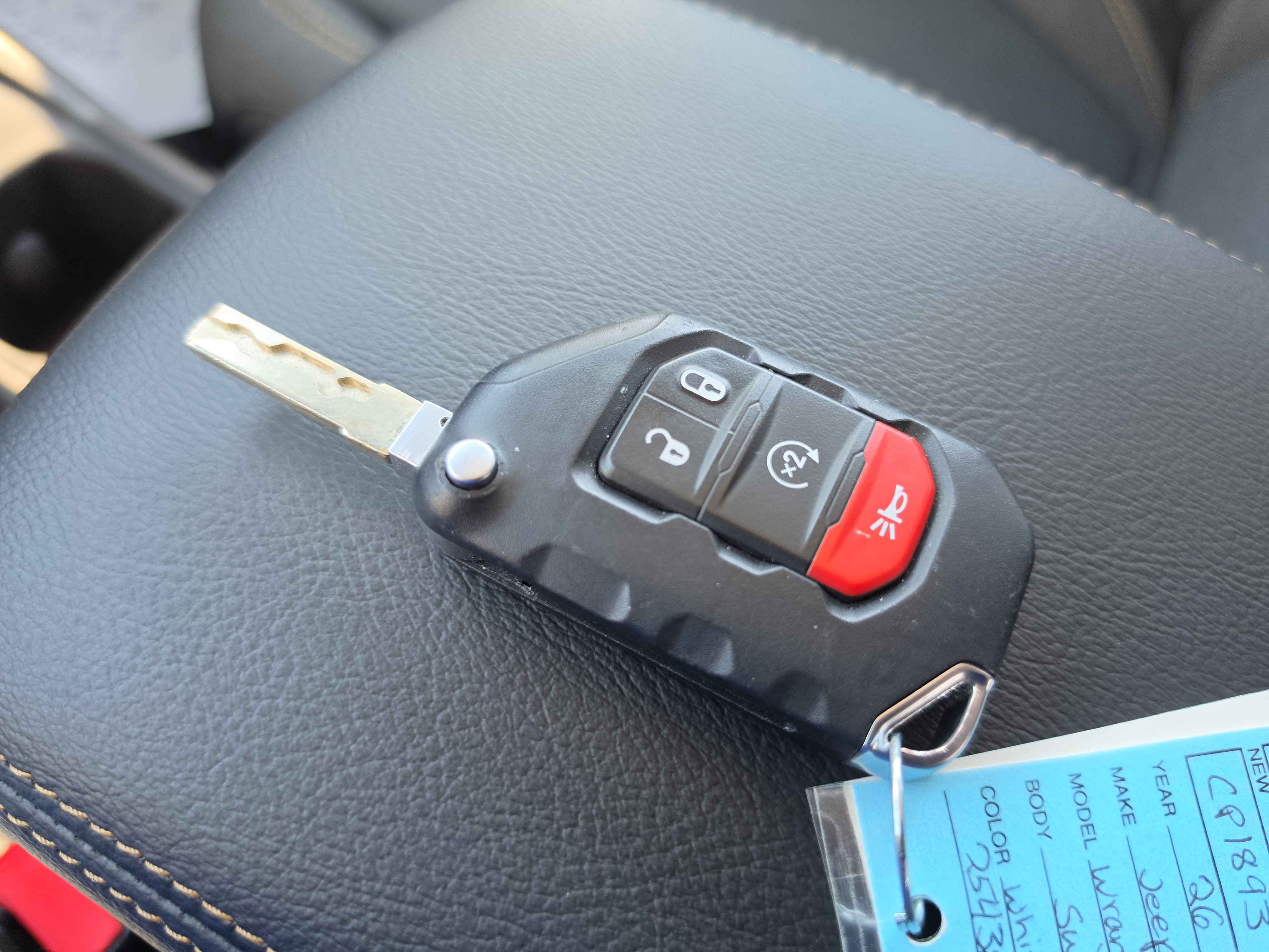 Used 2026 Jeep Wrangler Unlimited Sahara AWD/4WD image 35