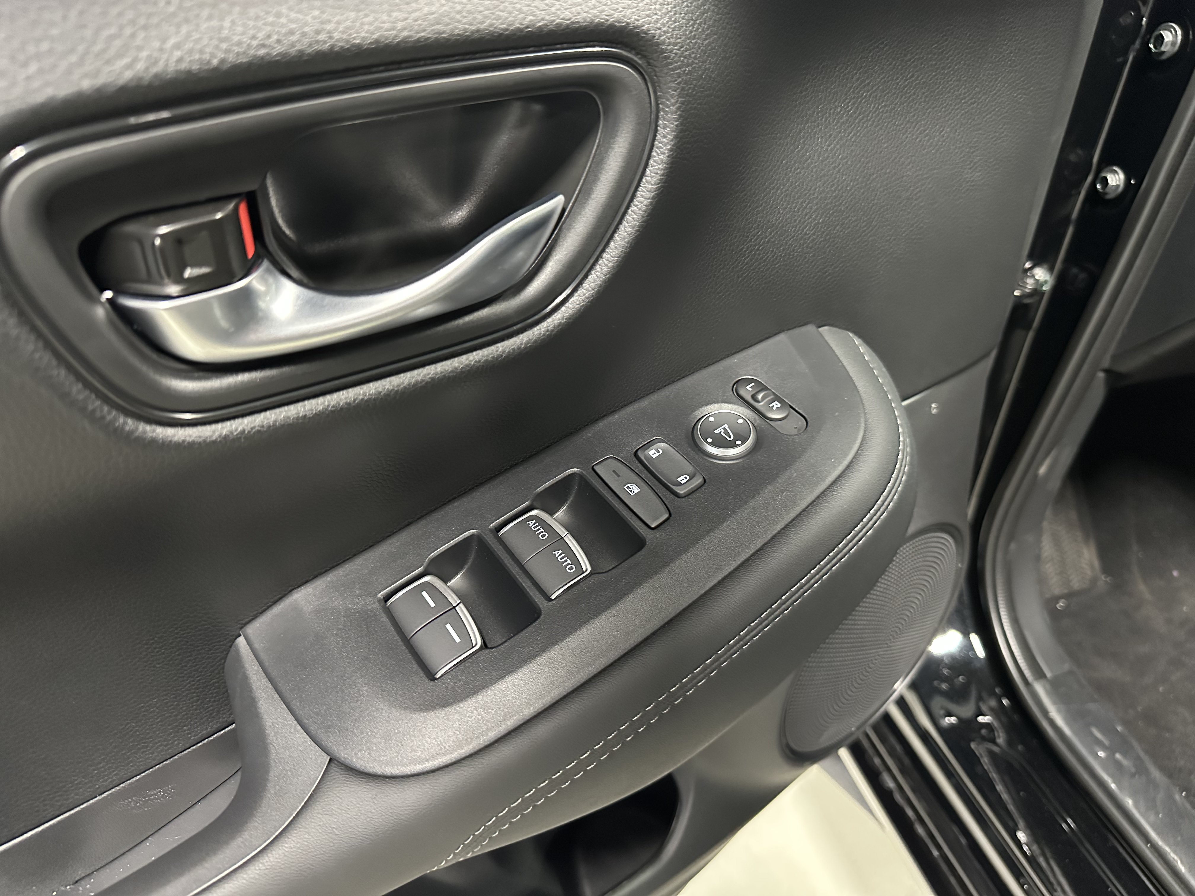 New 2027 Honda HR-V EX-L image 16