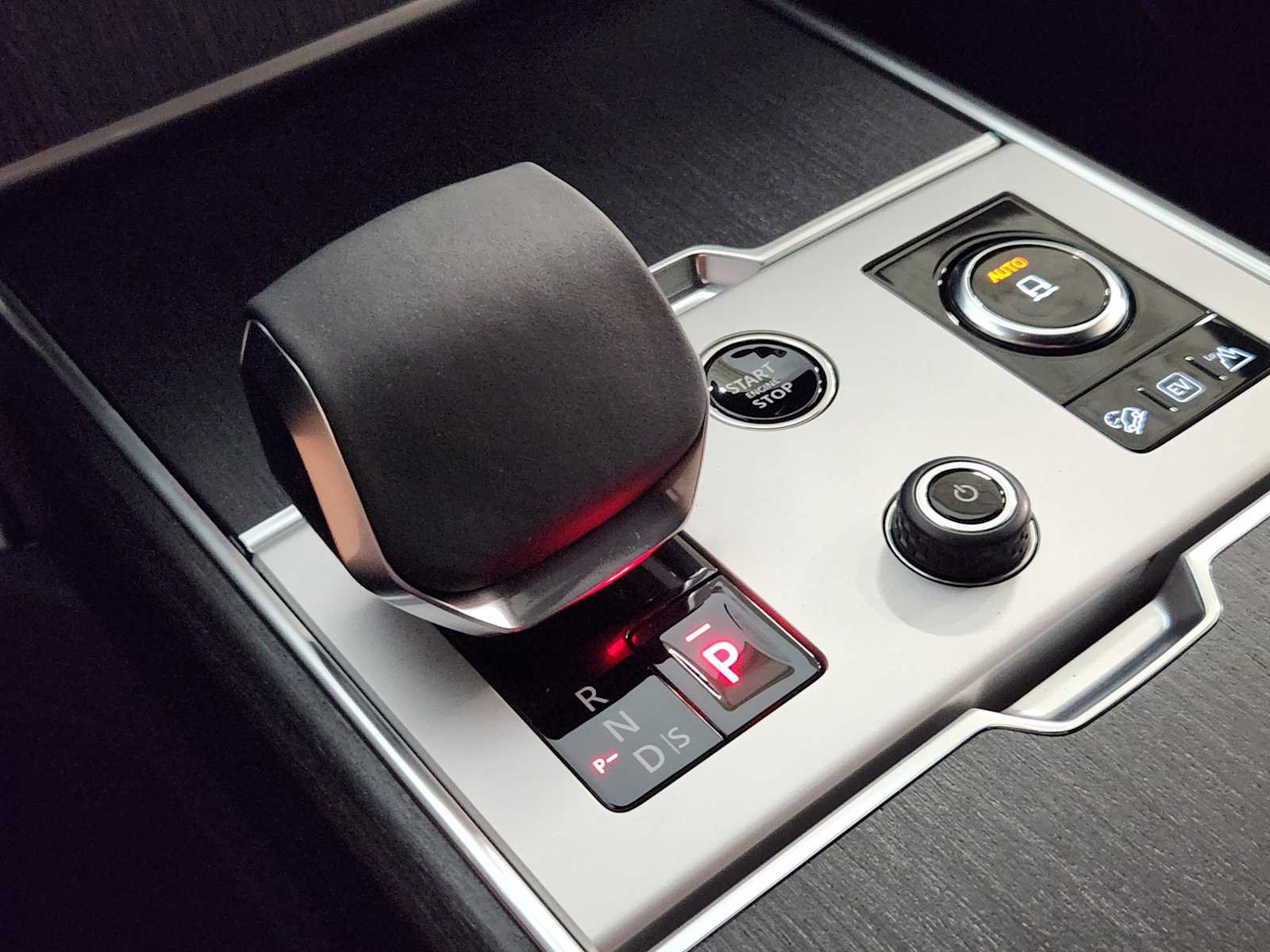 New 2027 Land Rover Range Rover SE AWD/4WD image 18