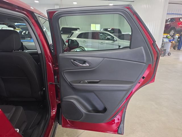 Used 2025 Chevrolet Blazer LT AWD/4WD image 28