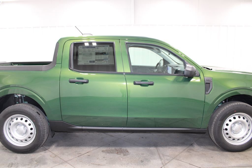 New 2025 Ford Maverick XL image 10