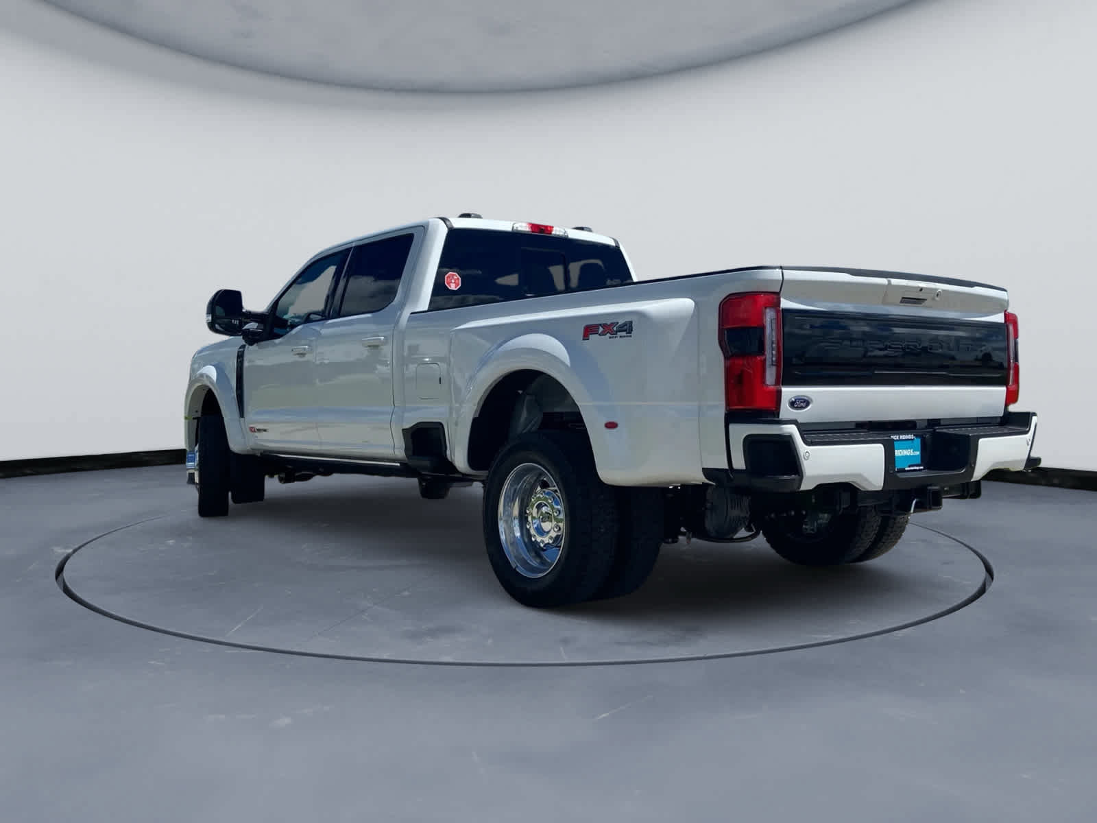 New 2026 Ford F450 Platinum w/ FX4 Off-Road Package AWD/4WD image 4