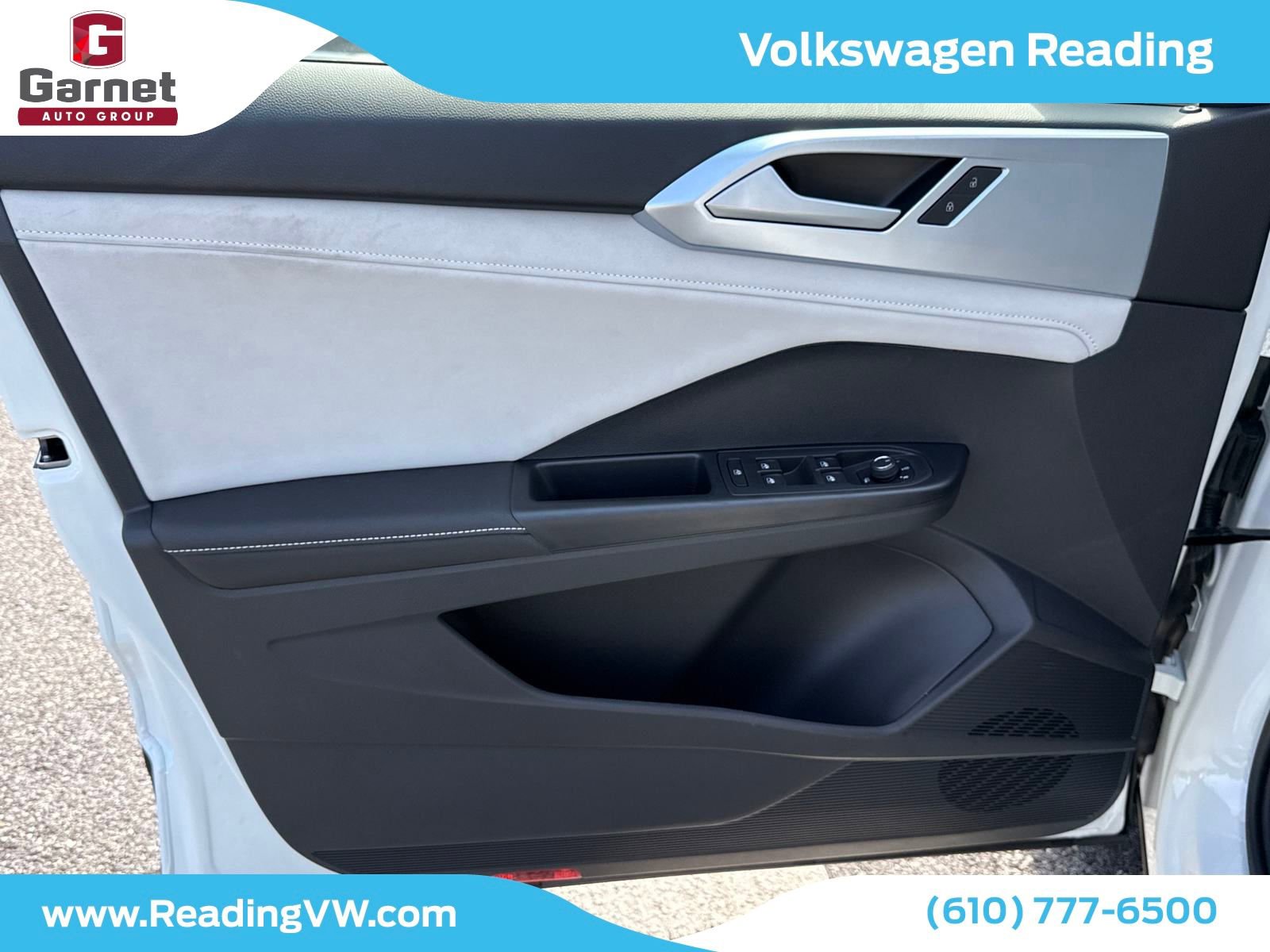 New 2025 Volkswagen Taos SE image 12