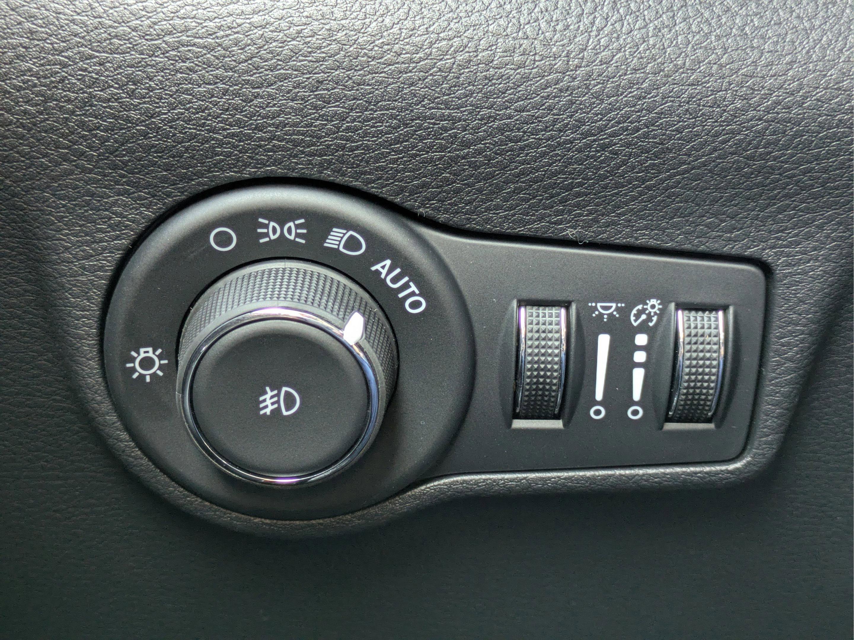 New 2026 Jeep Compass Limited image 25