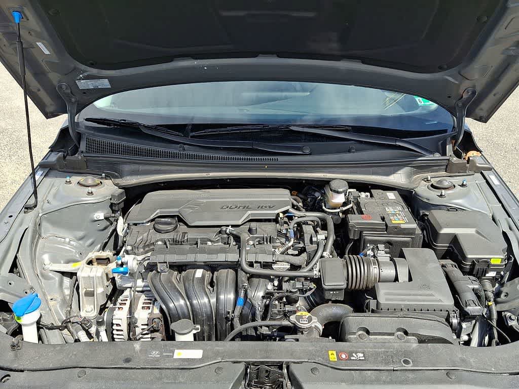 Used 2025 Hyundai Elantra Limited FWD image 30