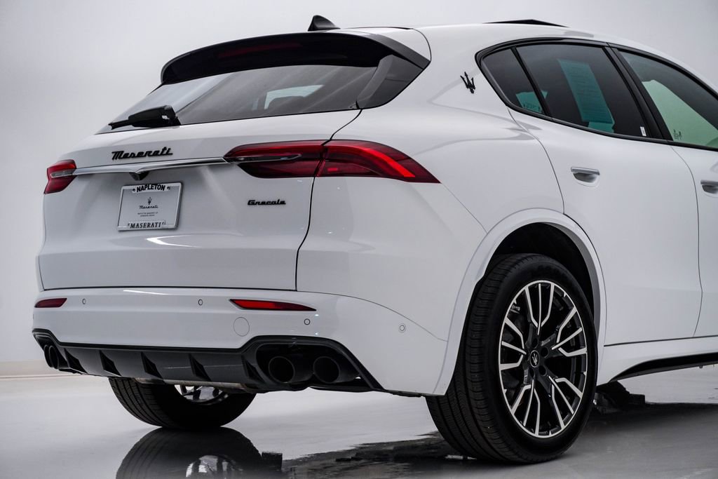 Certified 2023 Maserati Grecale Modena image 12