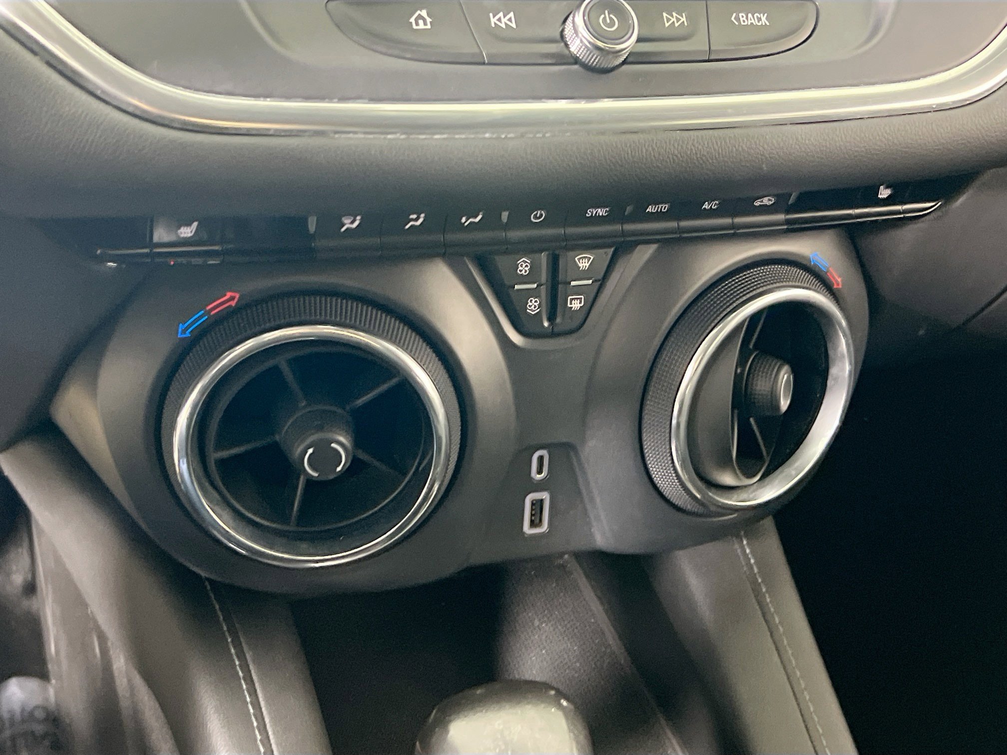 Used 2019 Chevrolet Blazer LT image 15