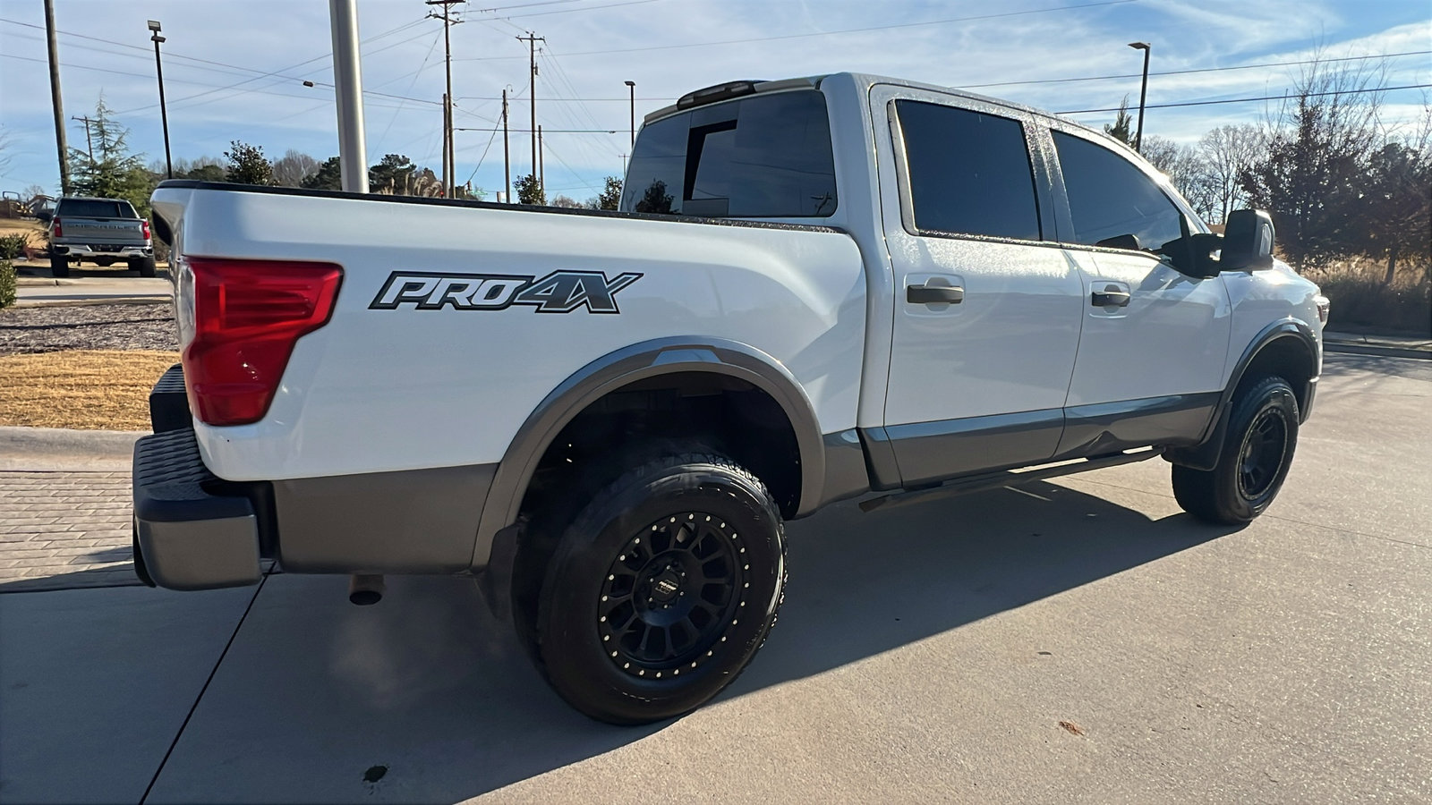 Used 2019 Nissan Titan PRO-4X w/ Pro-4x Convenience Package image 8