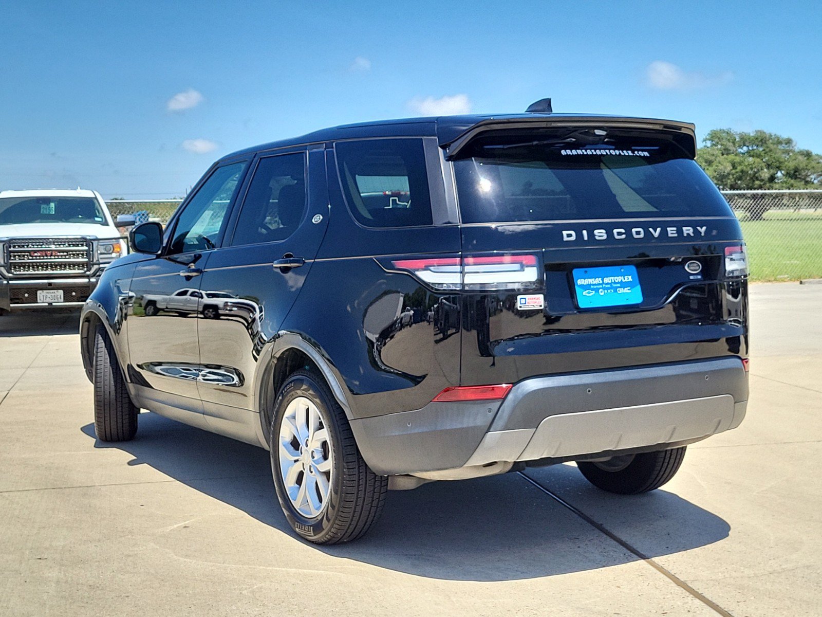 Used 2019 Land Rover Discovery SE AWD/4WD image 7