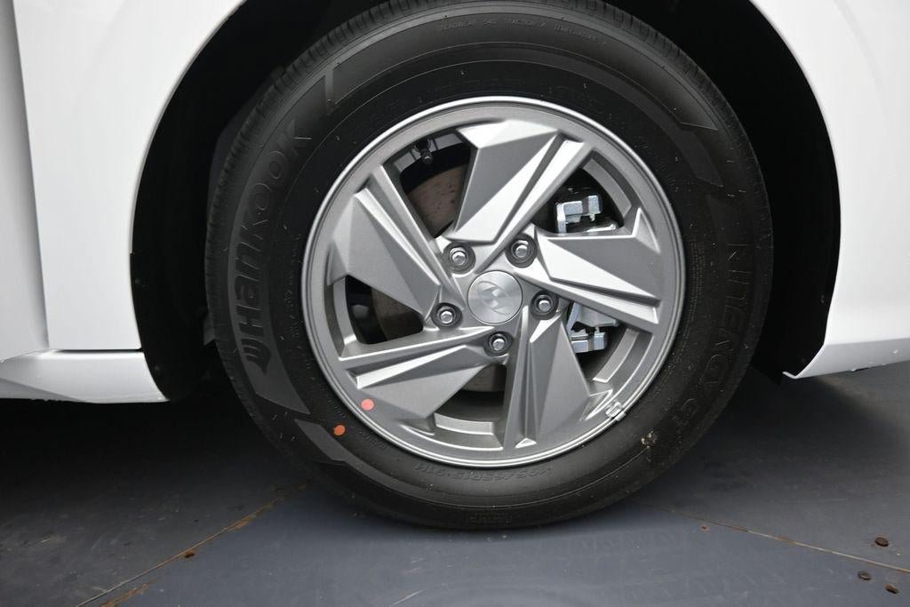 New 2026 Hyundai Elantra SE FWD image 30
