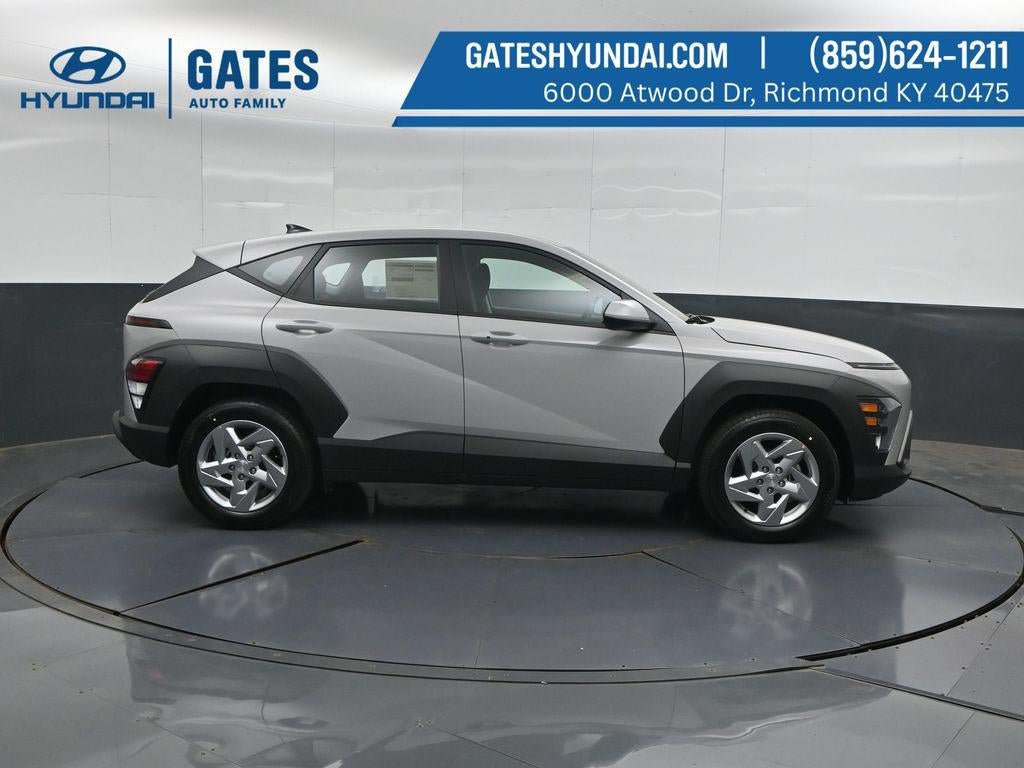 New 2027 Hyundai Kona SE FWD image 3