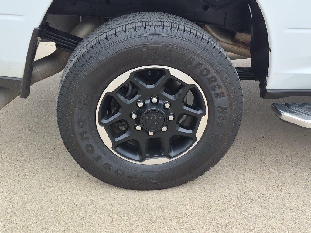 Used 2025 RAM 3500 Laramie AWD/4WD image 8