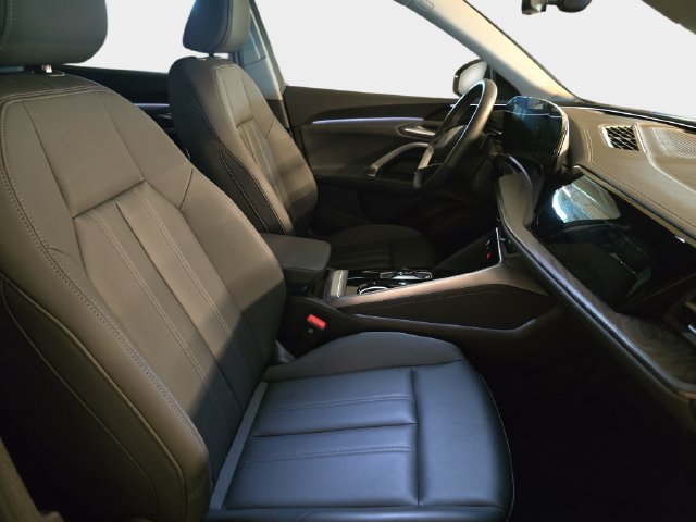 Used 2025 Audi Q5 Premium w/ Convenience Package AWD/4WD image 12