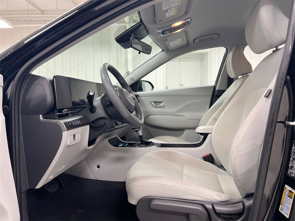 Used 2024 Hyundai Kona SE image 18