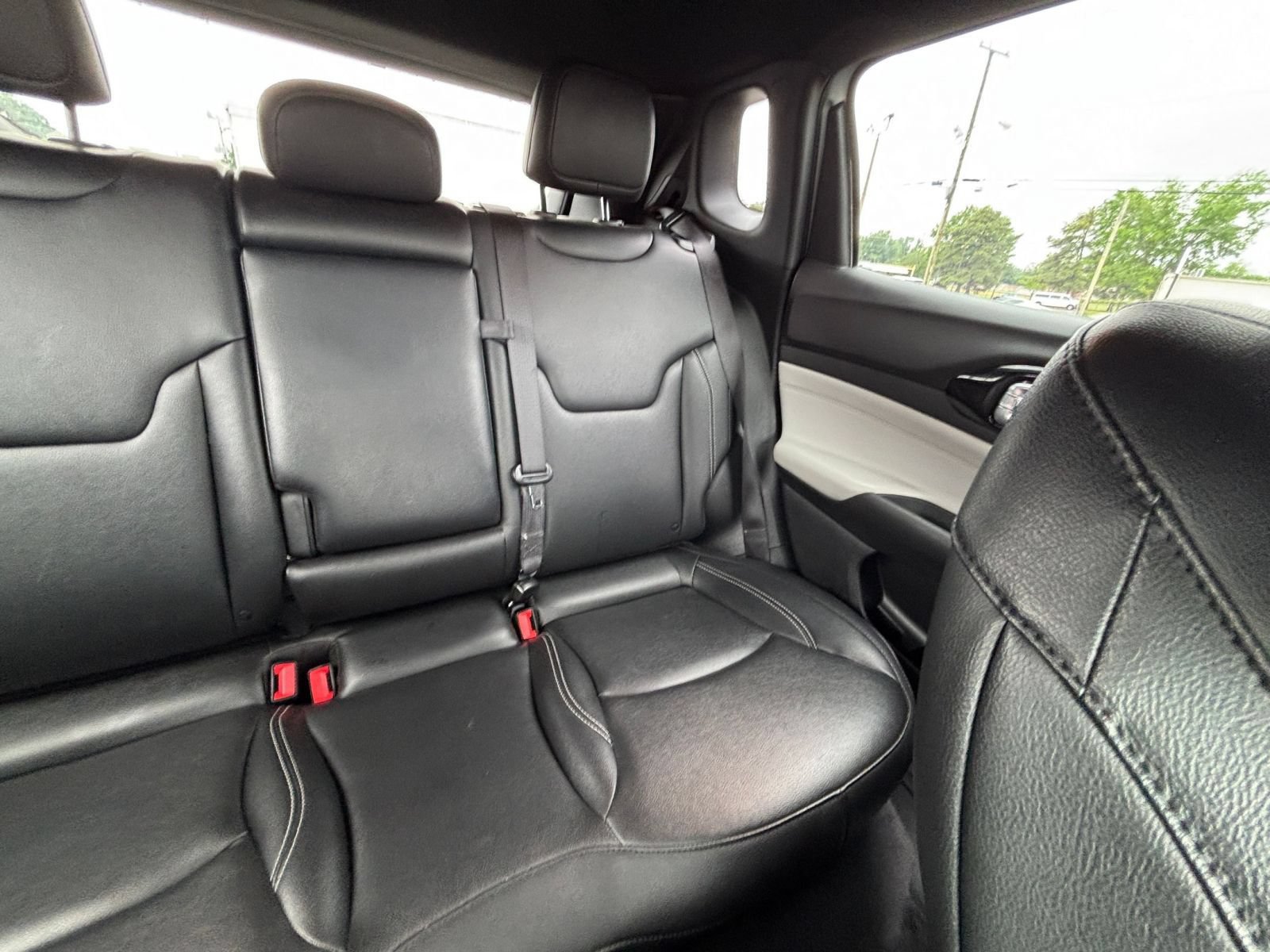 Used 2025 Jeep Compass Limited AWD/4WD image 39