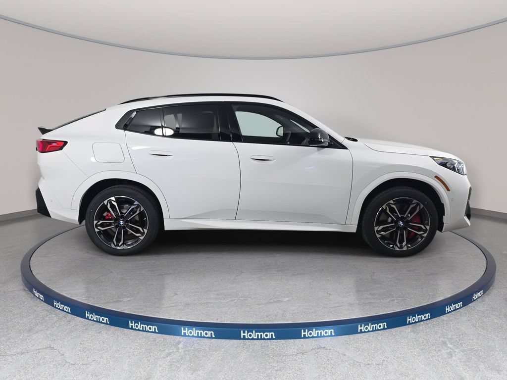 New 2026 BMW X2 xDrive28i w/ Technology Package AWD/4WD image 4