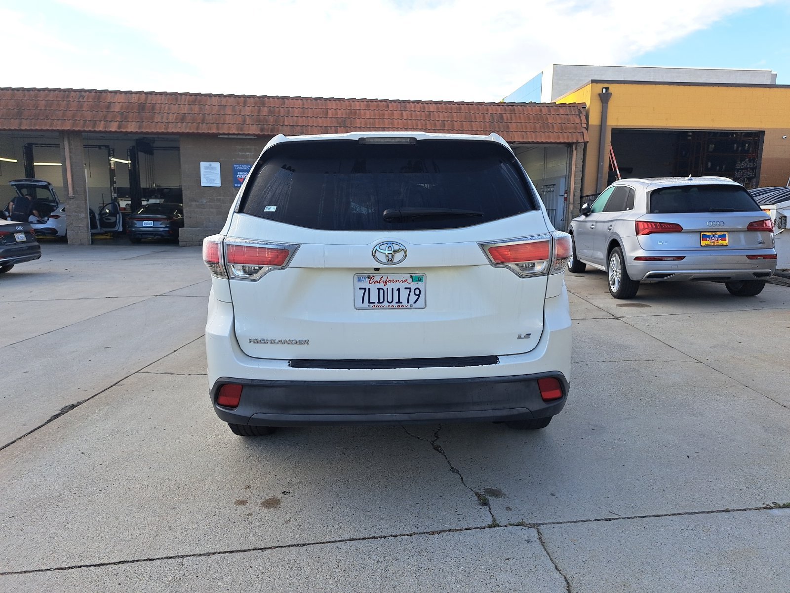 Used 2015 Toyota Highlander LE FWD image 6