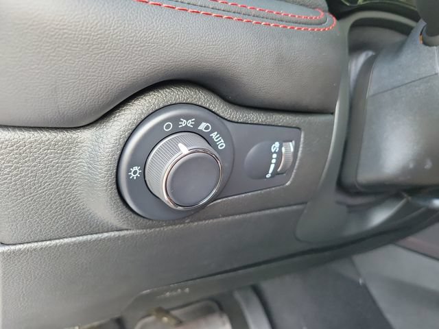 Used 2025 Dodge Durango GT RWD image 29