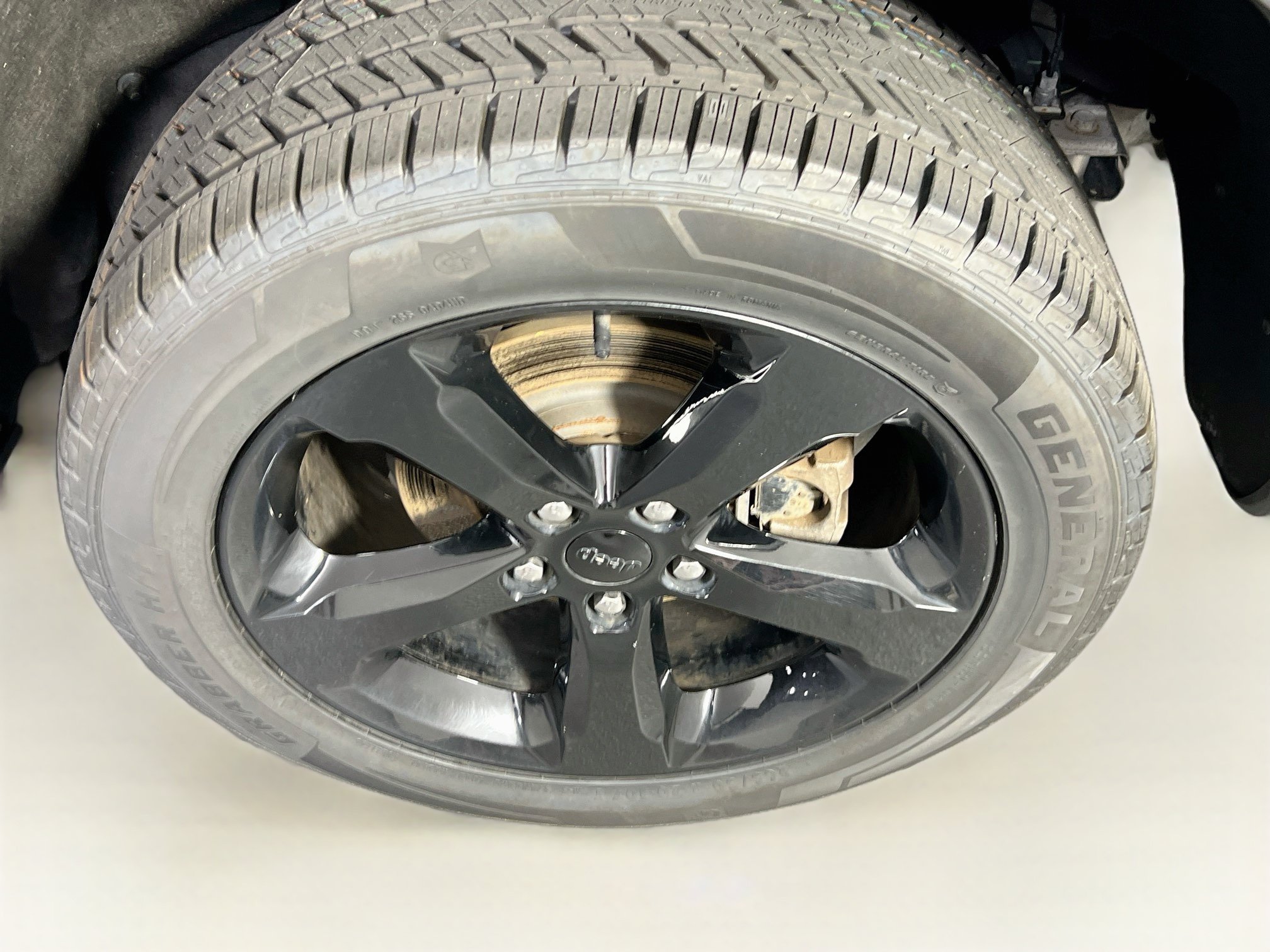Used 2023 Jeep Grand Cherokee Altitude AWD/4WD image 30