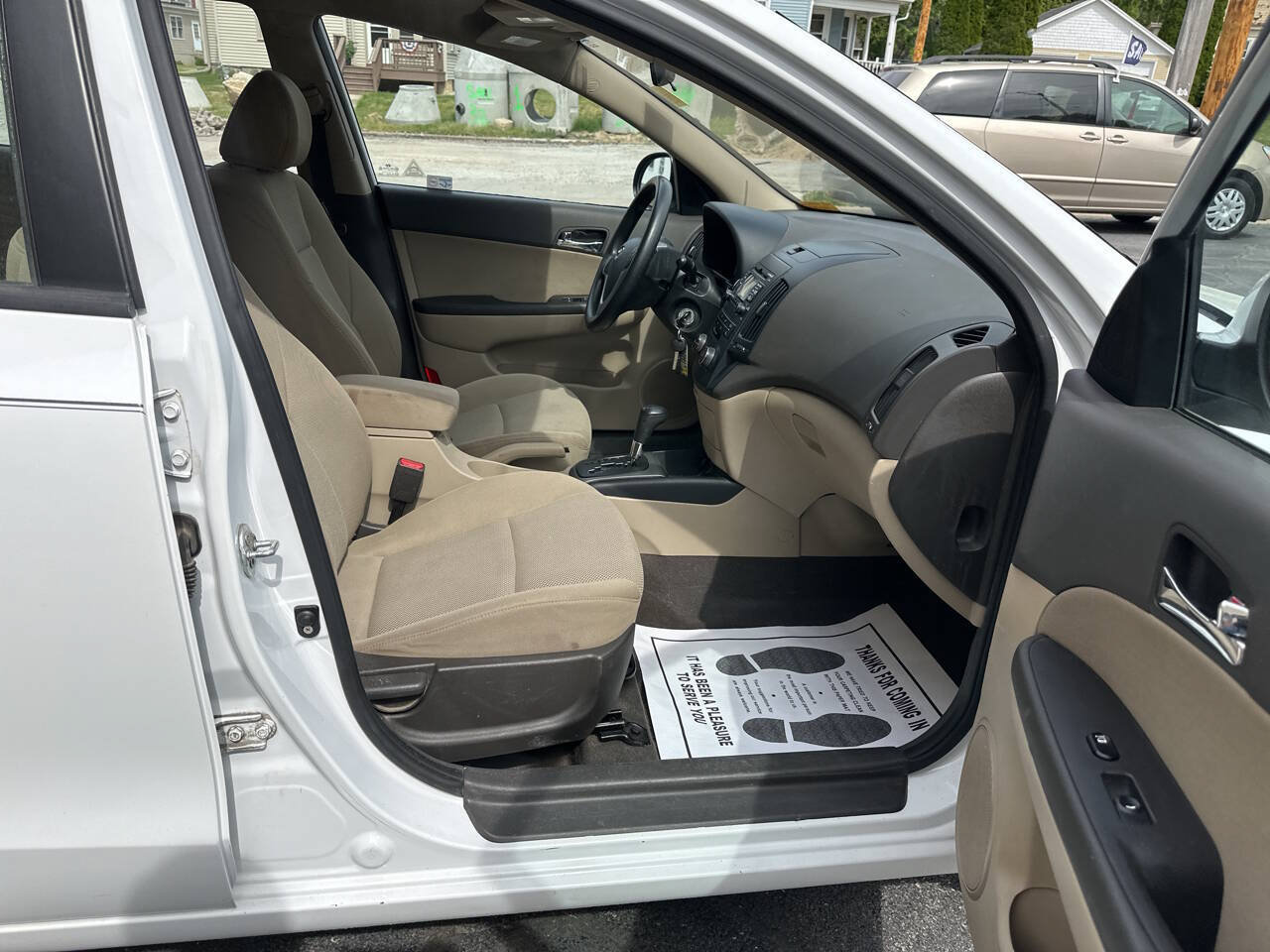 Used 2012 Hyundai Elantra w/ Preferred Pkg FWD image 13