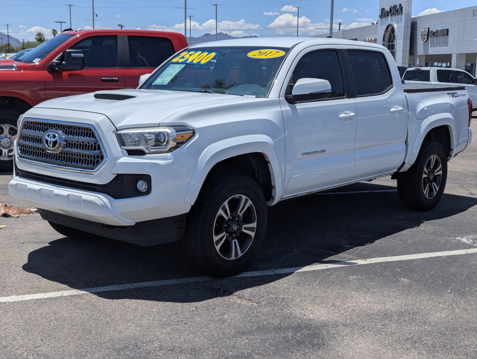 Used 2017 Toyota Tacoma TRD Sport w/ Tow Package RWD image 5