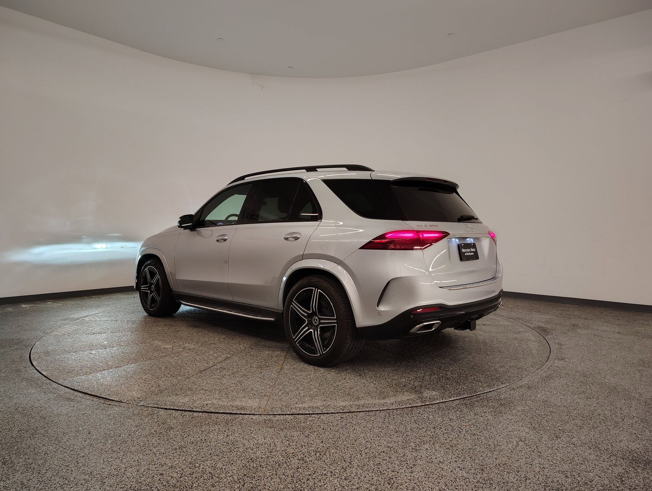 Used 2024 Mercedes-Benz GLE 450 4MATIC image 3