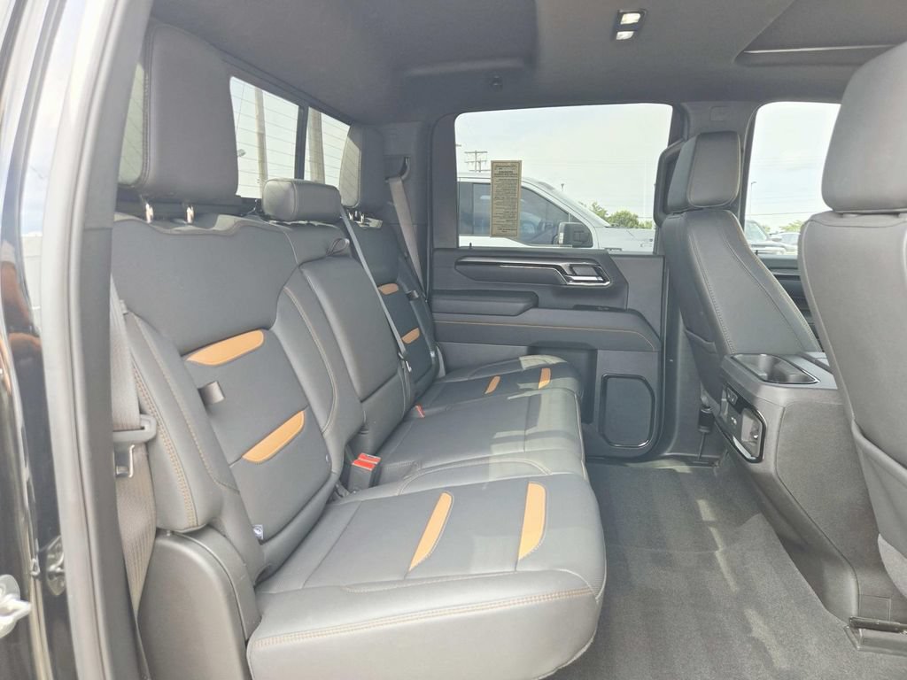 Used 2025 GMC Sierra 2500 AT4 w/ AT4 Premium Plus Package AWD/4WD image 14