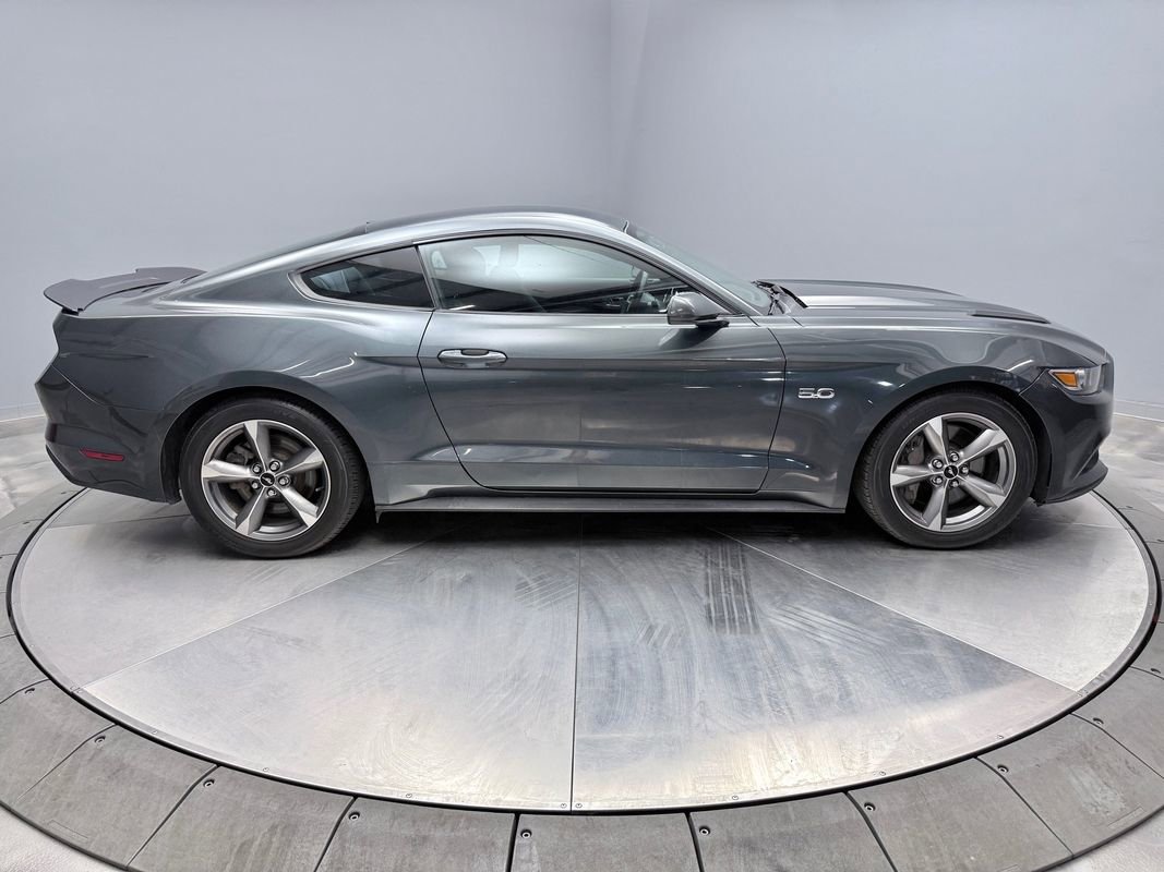 Used 2015 Ford Mustang GT RWD image 4