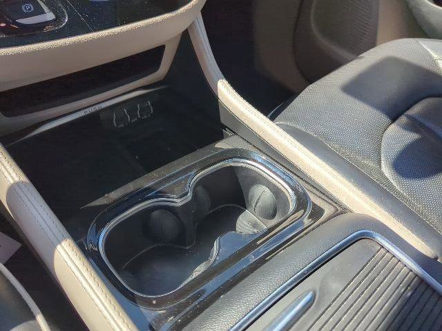 Certified 2023 Chrysler Pacifica Limited FWD image 19