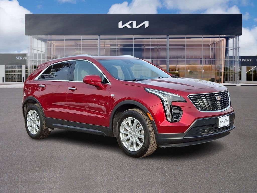 Used 2023 Cadillac XT4 Luxury w/ Cold Weather Package image 1
