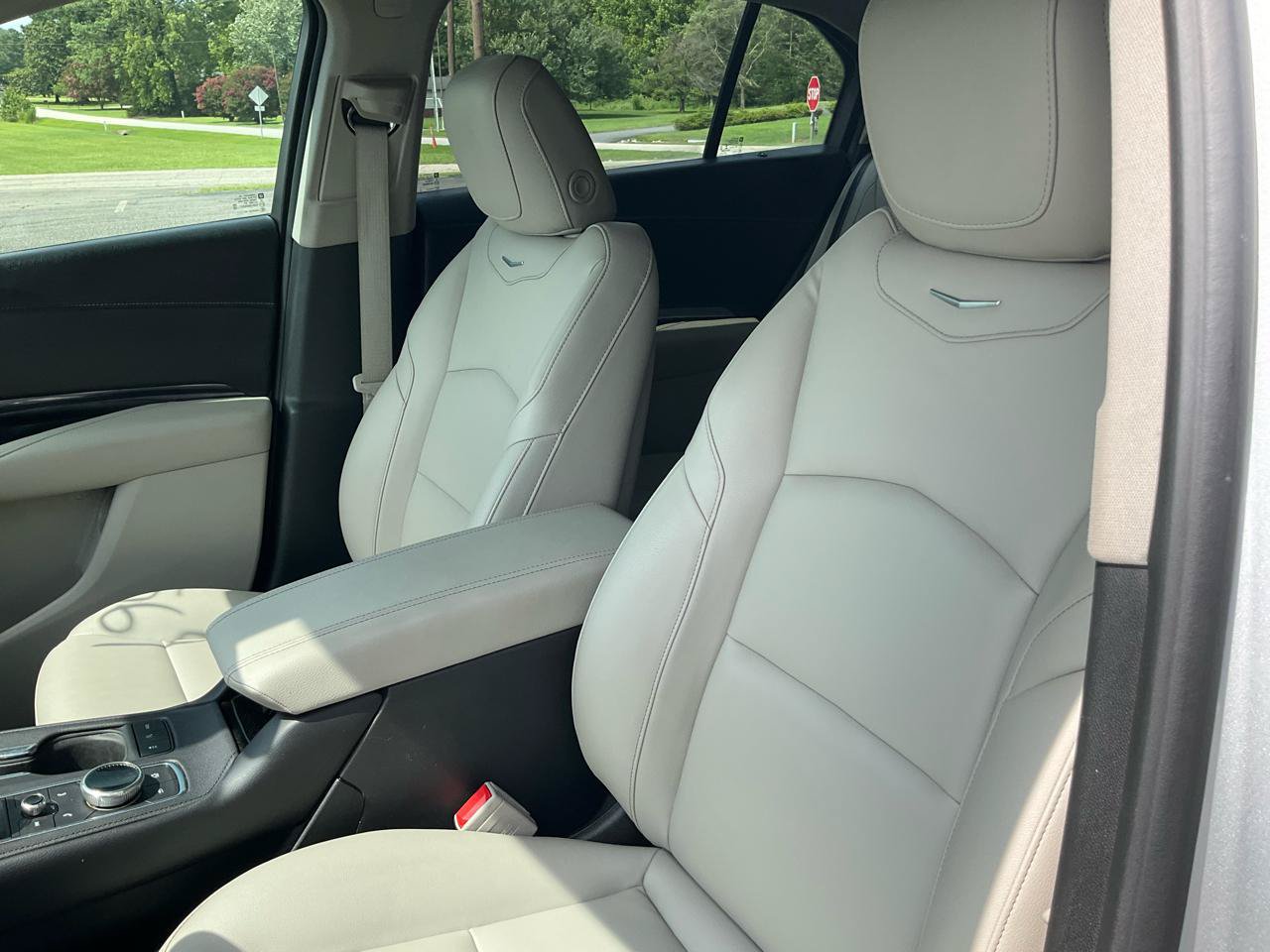 Used 2021 Cadillac XT4 Luxury FWD image 18