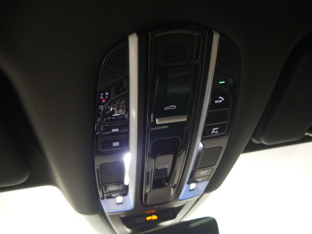 Certified 2023 Porsche Cayenne image 47