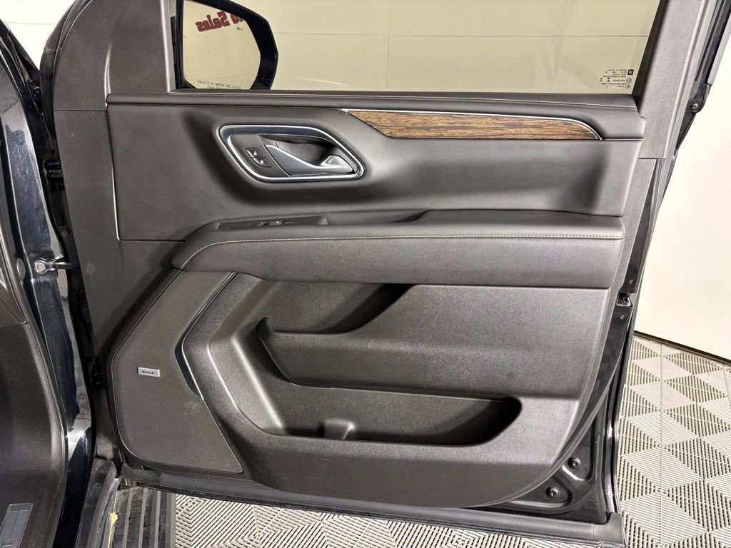 Used 2022 Chevrolet Suburban Premier image 43