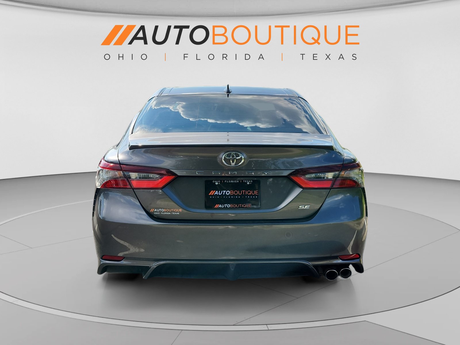 Used 2023 Toyota Camry SE FWD image 4