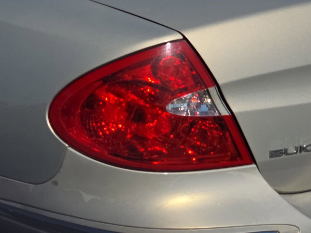 Used 2008 Buick LaCrosse CX FWD image 31