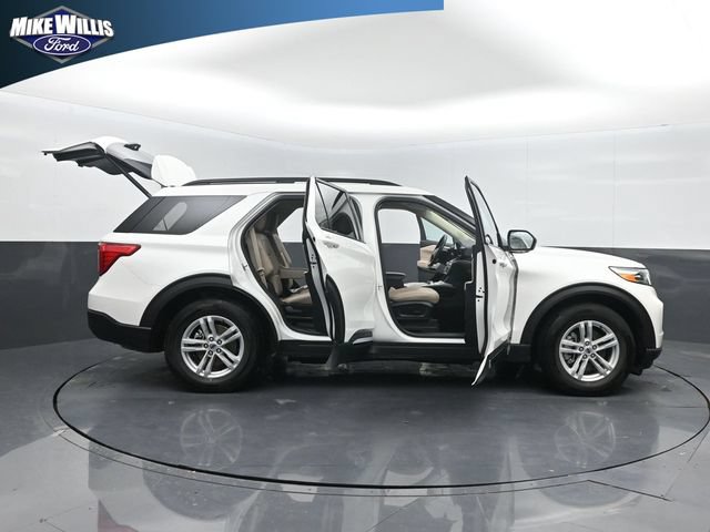 Used 2024 Ford Explorer XLT w/ Equipment Group 202A RWD image 27