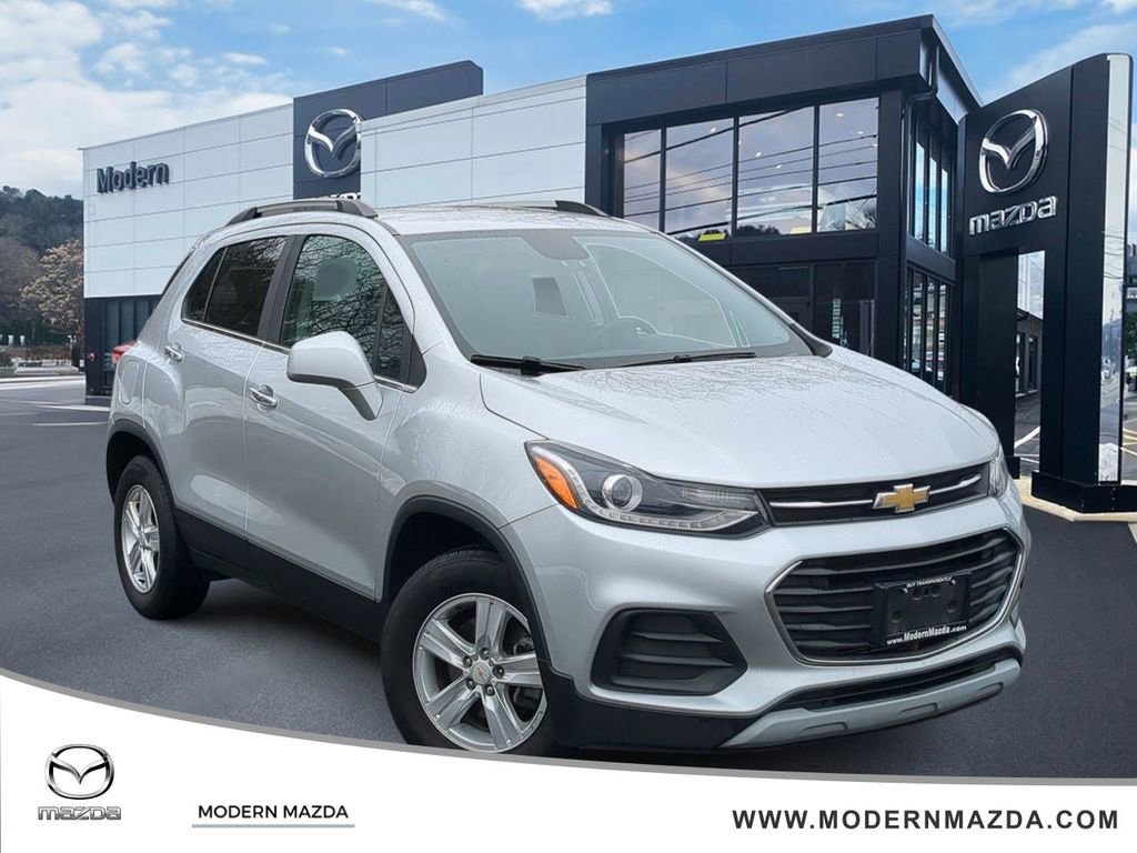 Used 2019 Chevrolet Trax LT w/ LT Convenience Package AWD/4WD image 1