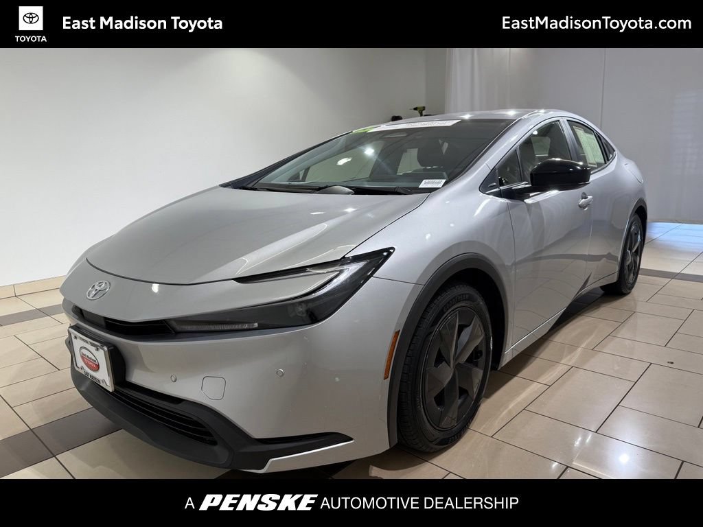 Certified 2025 Toyota Prius LE FWD image 1